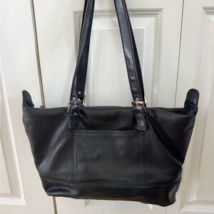 Tiganello Elegant Black Leather Tote Bag